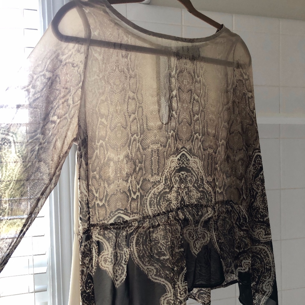 Fabrik Sheer printed top